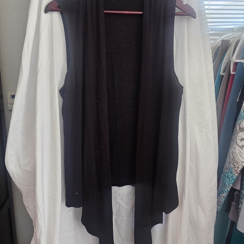 Black Open Front Sleeveless Cardigan
